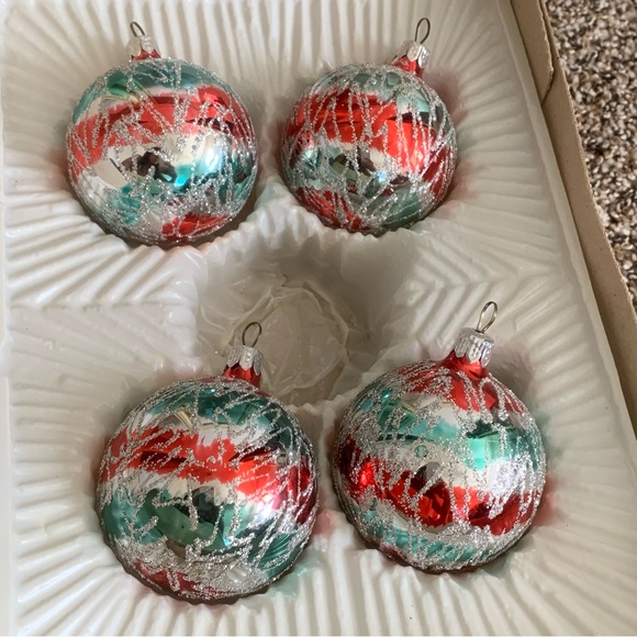 9 Vtg Christmas Classics Glass Ornaments Red Green Silver Glitter Tree Decor 2” - Picture 5 of 11